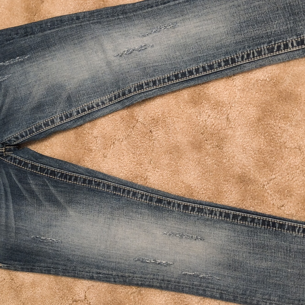 Miss Me Distressed Women's Jeans - Picture 3 of 11